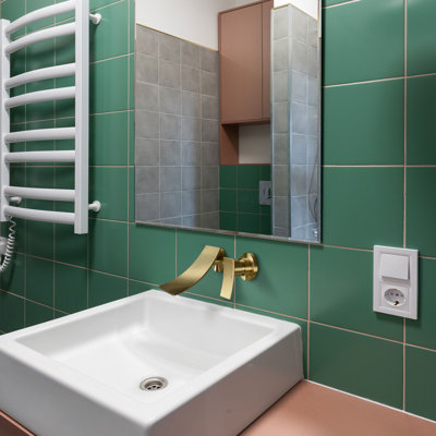 Robinet de salle de bain mural