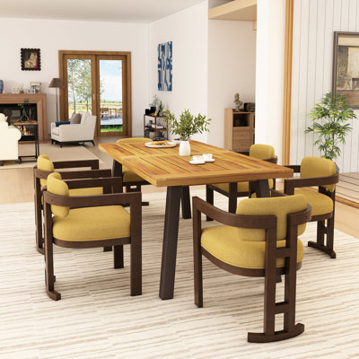 Lot de 2 chaises de salle à manger d'intérieur rembourrées jaune et noyer - Structure en bois d'hévéa - Revêtement élégant - Stable et confortable - Dimensions : 58,8 cm (L) x 77,2 cm (P) x 77,2 cm (H) - Assemblage requis - 2 chaises - Structure robuste - Assise élégante