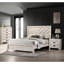 Lit double beige avec motif géométrique et attrait rustique