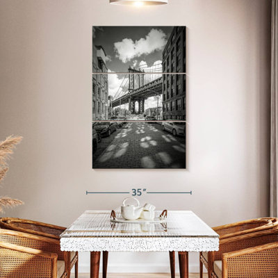 Lilie Manhattan Bridge - monochrome