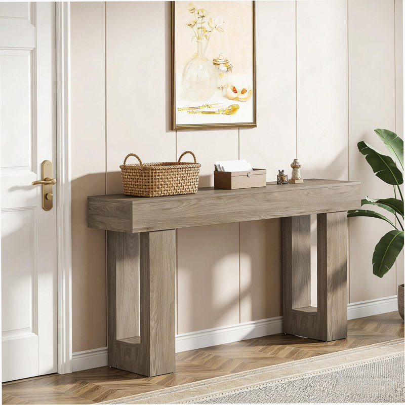 Console rustique de 63 pouces avec des pieds triangulaires durables et un grand espace de présentation pour un décor douillet