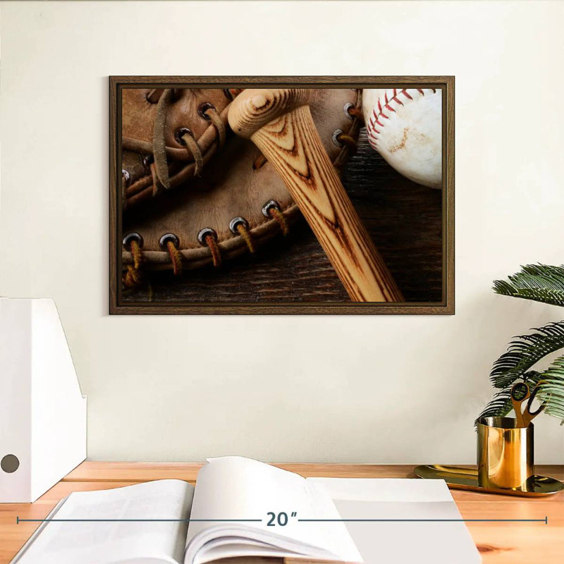 Old Old Baseball Stuff, 13 po x 9 po, Cadre flottant en noyer