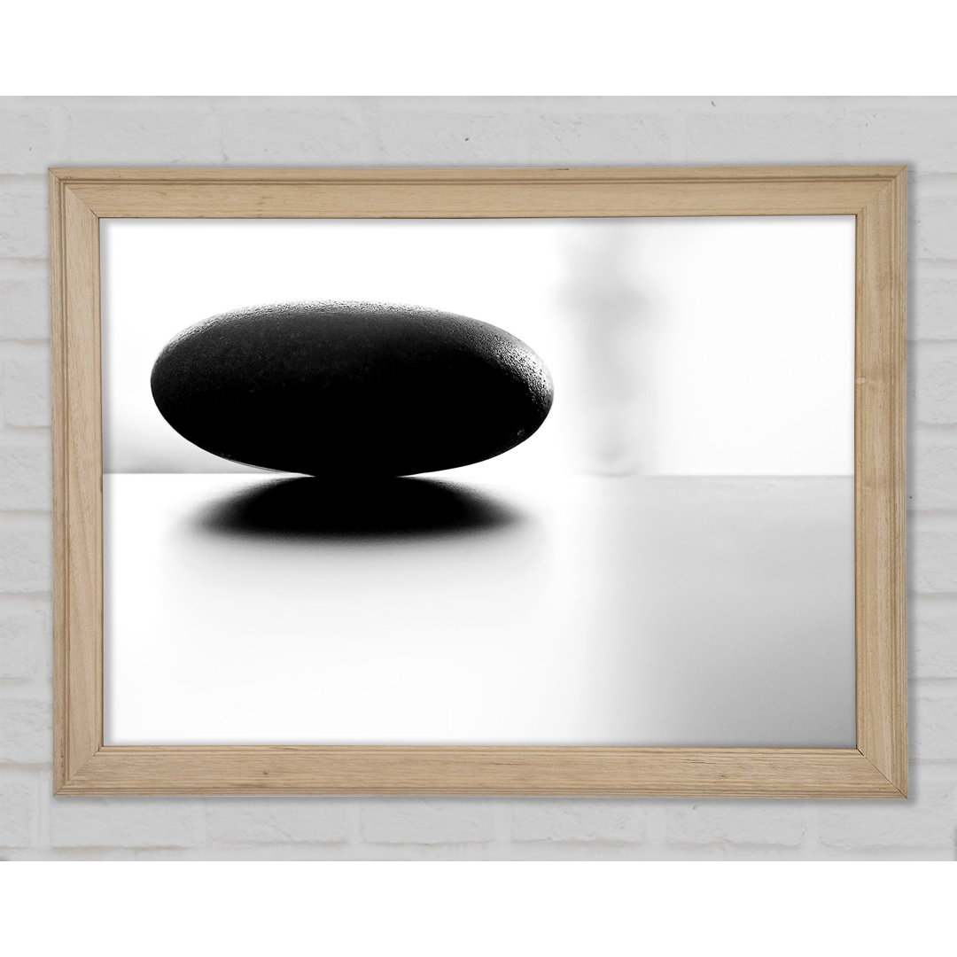 Gerahmtes Wandbild The Balance Of A Black Stone