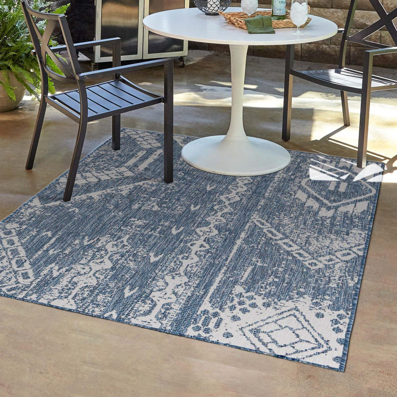 Bonnetta Geometric Machine Woven Polypropylene Indoor / Outdoor Area Rug in Blue/Ivory, Rectangle 7'10" x 10'