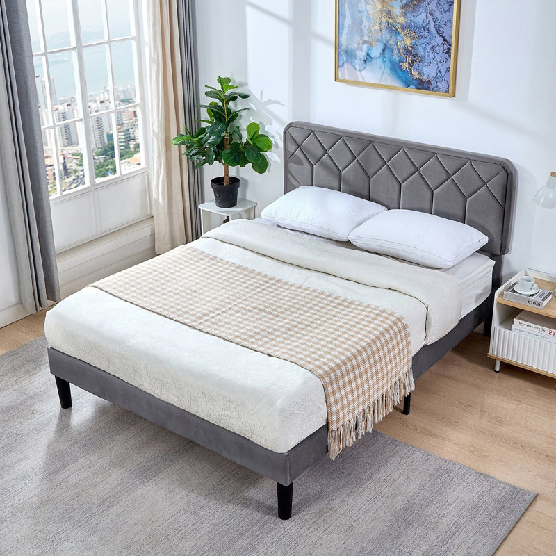 Boncile Metal Piece Bedroom Set, Brown, Queen