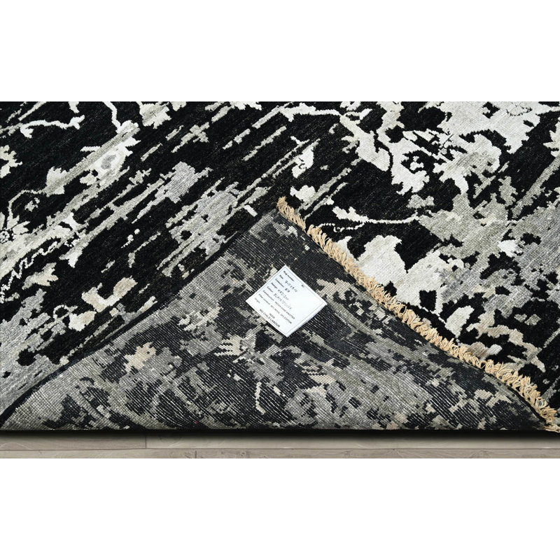 Tapis unique noir / beige 7 pi 11 po x 9 pi 10 po One-of-a-Kind