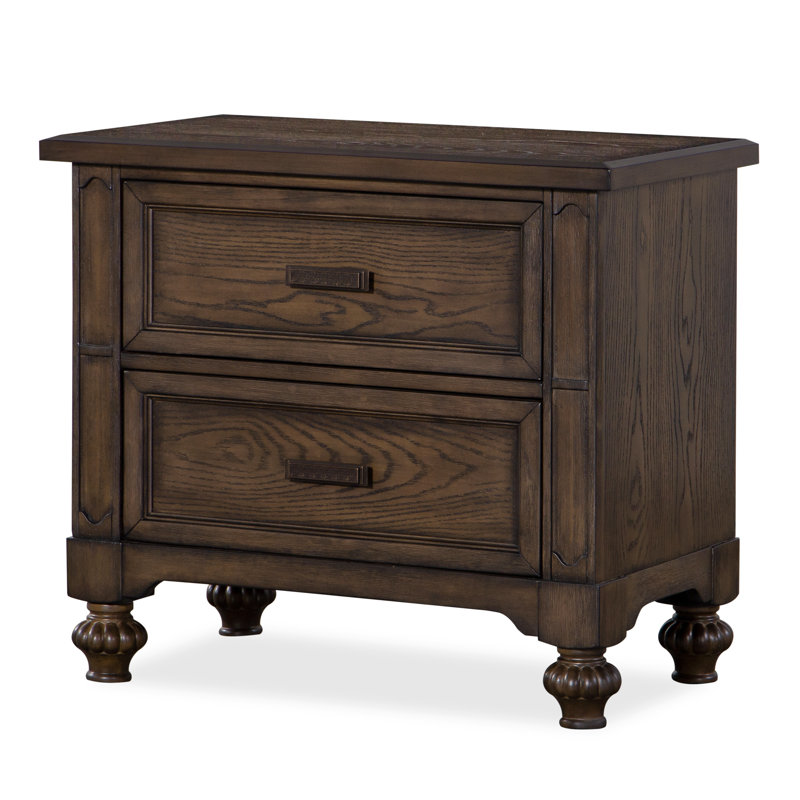Ensemble de chambre rembourrée Arlien, Quatre pièces : Lit, table de chevet, commode, mi, Roi