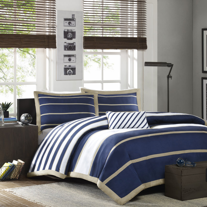 Ashton Striped 4-Piece Full/Queen Duvet Cover Set, Full/Queen Duvet Cover + 2 Shams + 1 Pillow