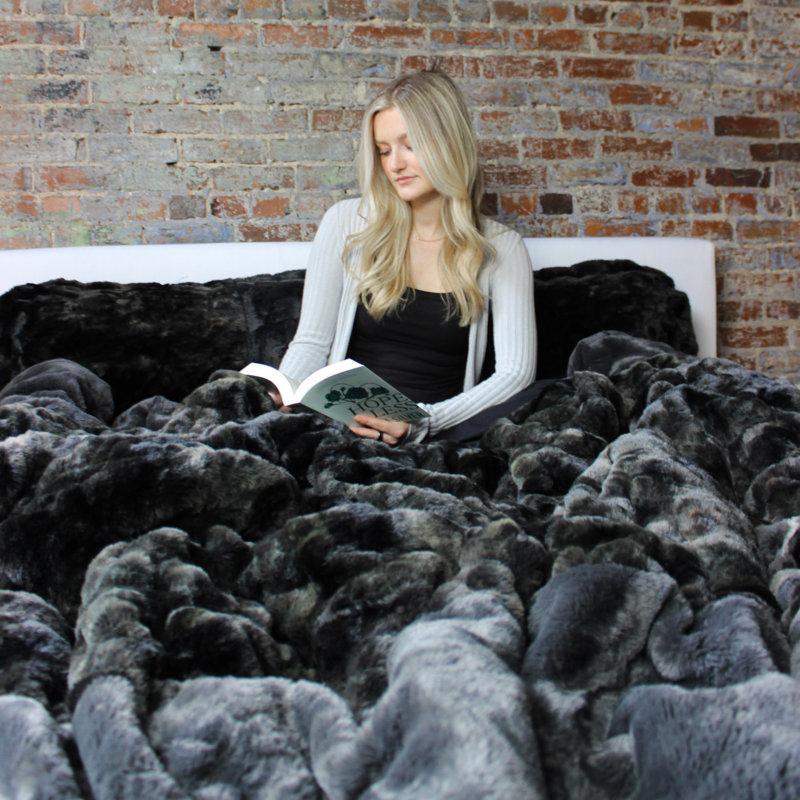 Midnight Black Badland Wolf Coma Inducer Oversized Comforter Set, King Comforter + 2 King Shams