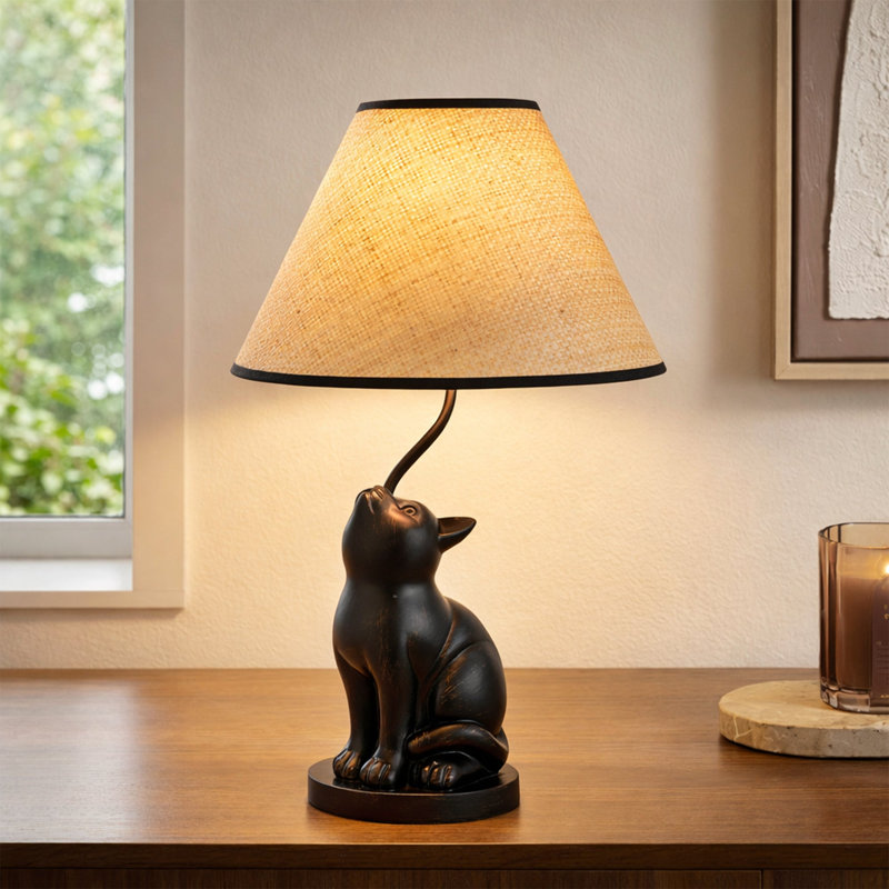 Upward-Looking Cat Table Lamp