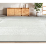 Hand Knotted Area Rug in Ivory And White