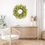 Couronne de campagne jaune marguerite et eucalyptus printemps été avec panneau de bienvenue, porte d'entrée, mur et décor de fête