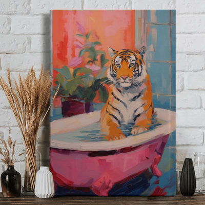 Tigre dans une baignoire rose, art mural sur toile - entouré de fleurs - 1 po de profondeur, 24 po x 36 po