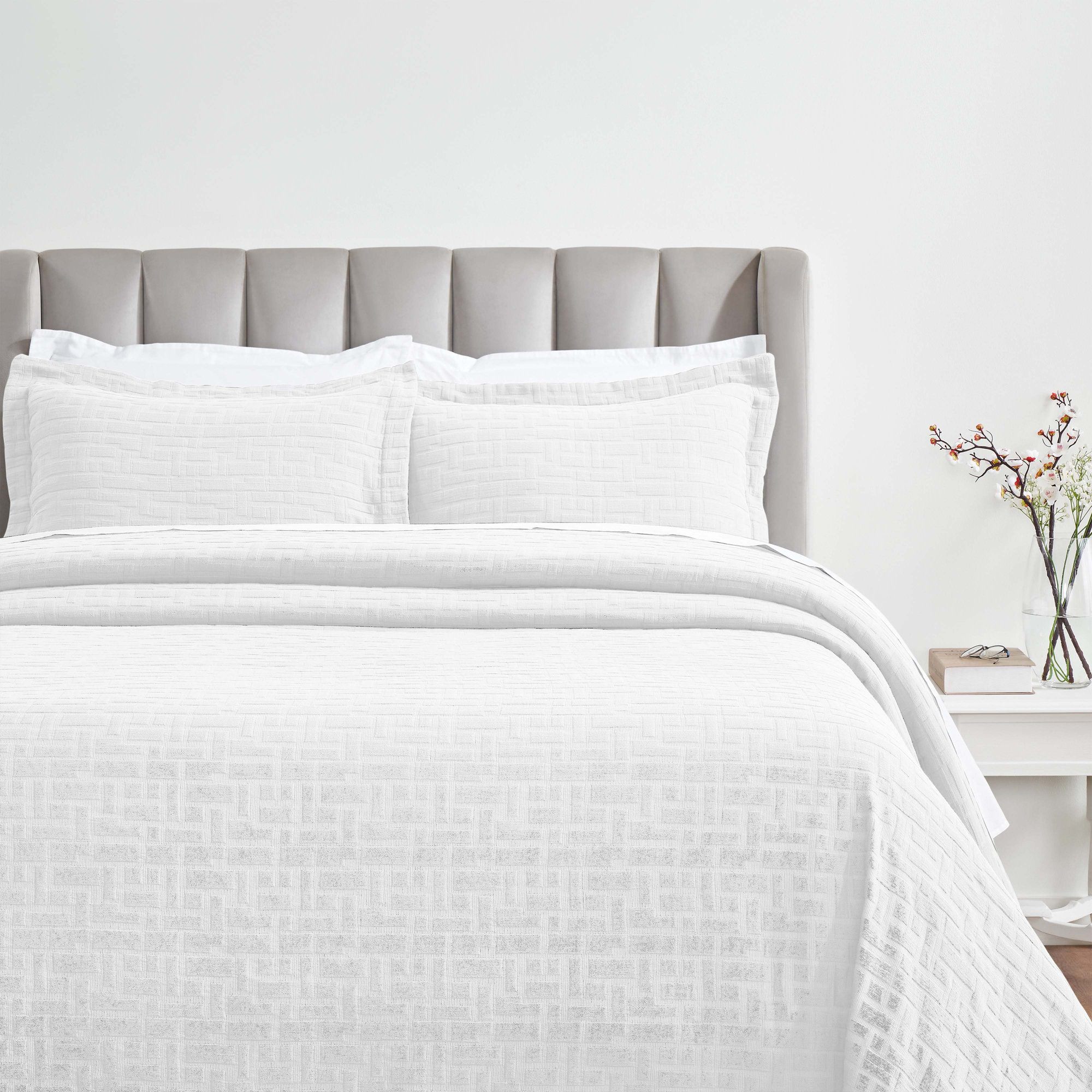 Madrid Cotton Medium Weight Geometric Matelasse Bedspread And Sham Set, Queen Bedspread + 2 Standard Shams, White