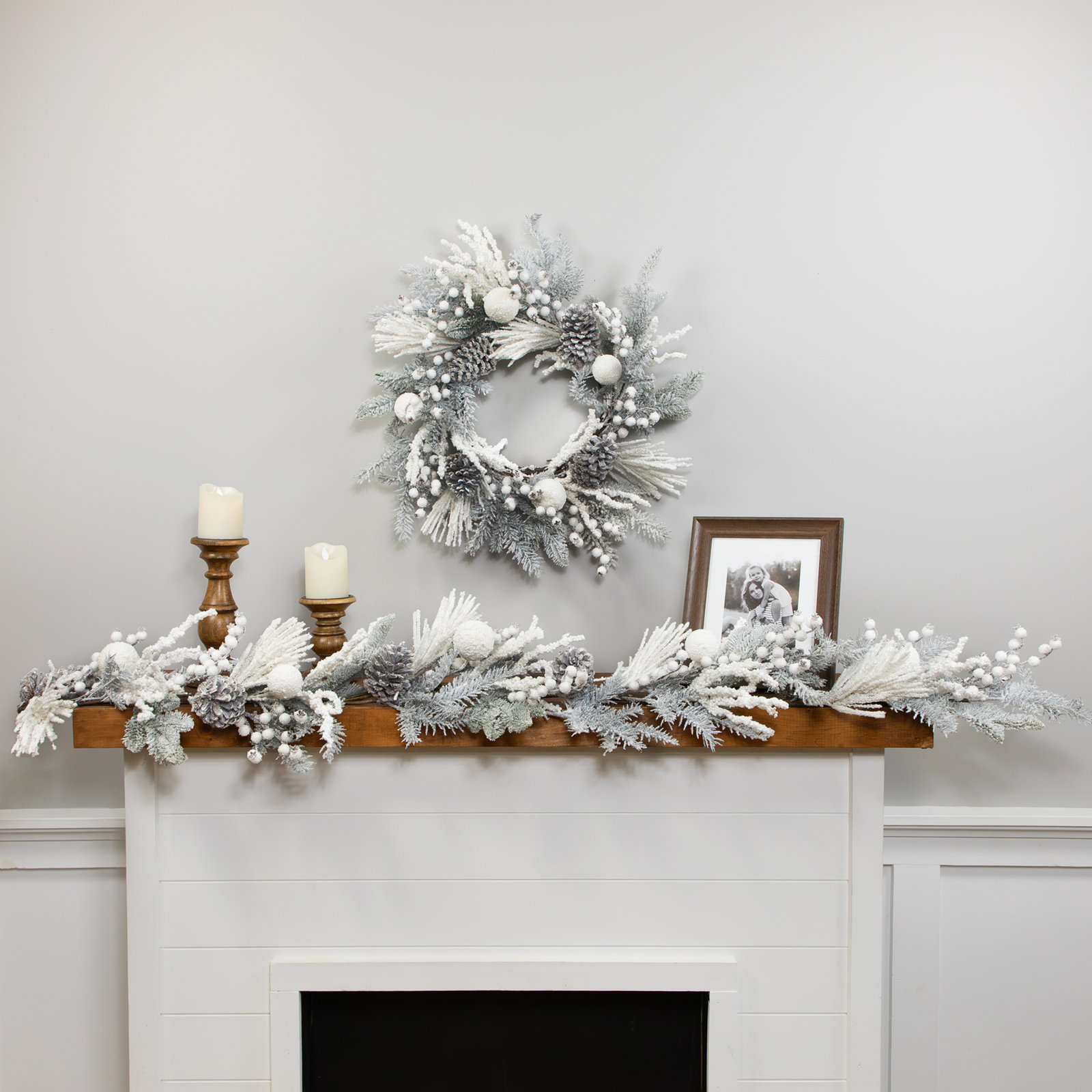 26" Frosted Pine Wreath