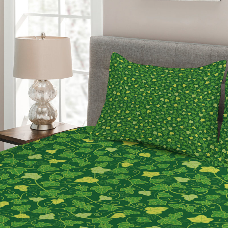 Farmhouse / Country Polyester Floral Coverlet