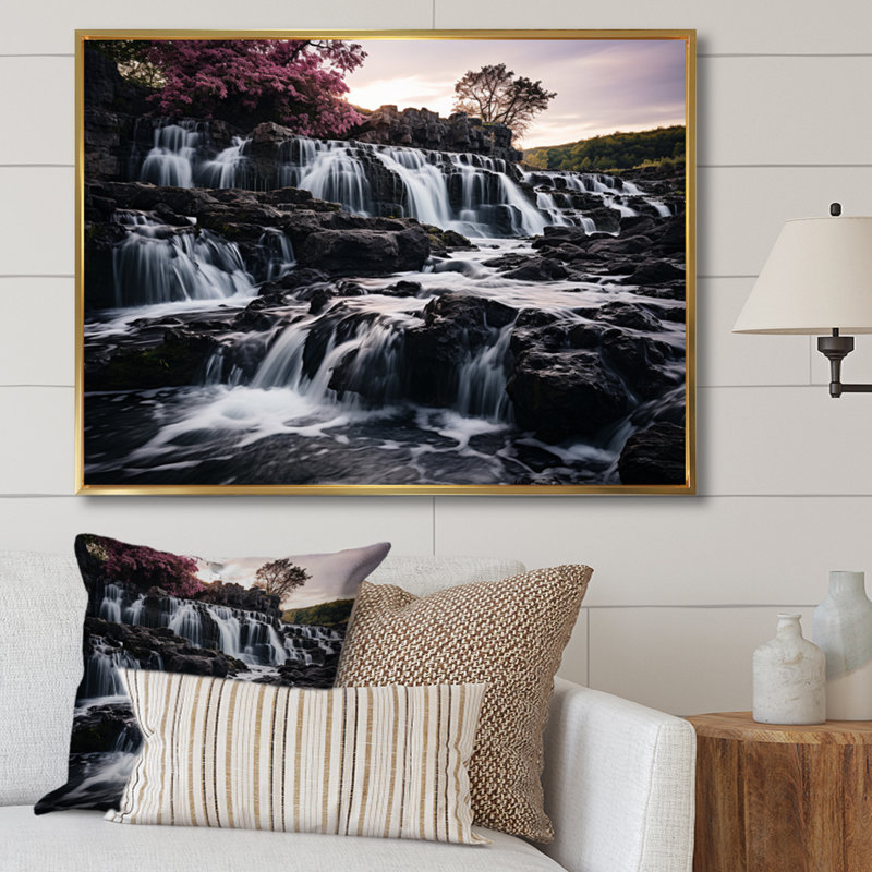 " Pink Grey Waterfall Timeless Flow ", H 34 po x l 44 po x P 1,5 po, Cadre flottant doré