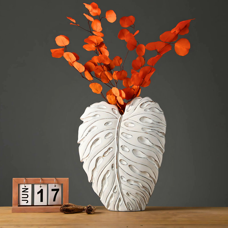 Monarrez Leaf Polyeresin Table Vase
