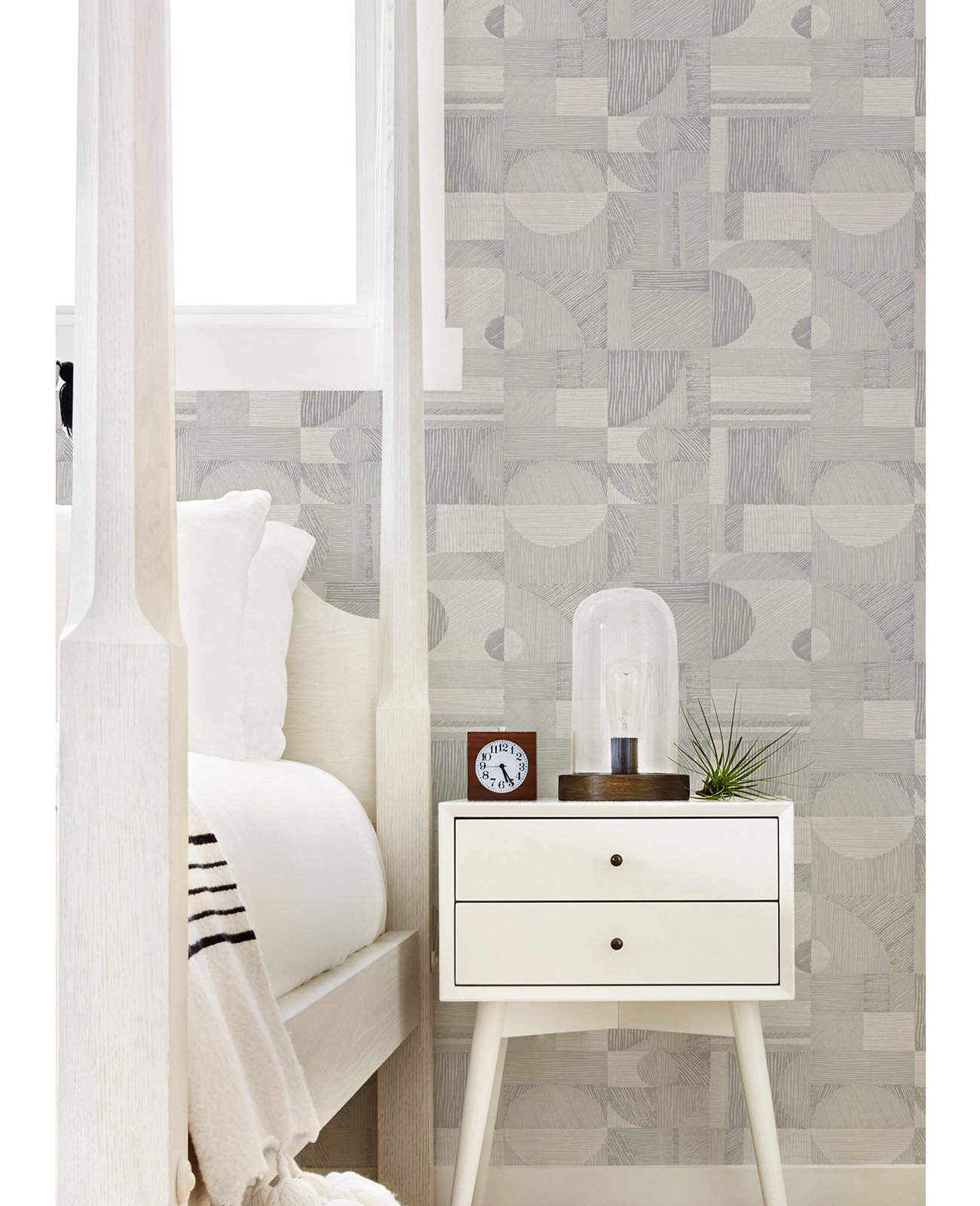 Aviara Modern Peel & Stick Geometric Wallpaper, Silver