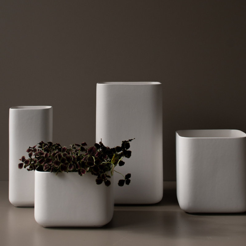 Vase de table en céramique Dan, Blanc, H 5,91 po x l 5,11 po x P 5,11 po