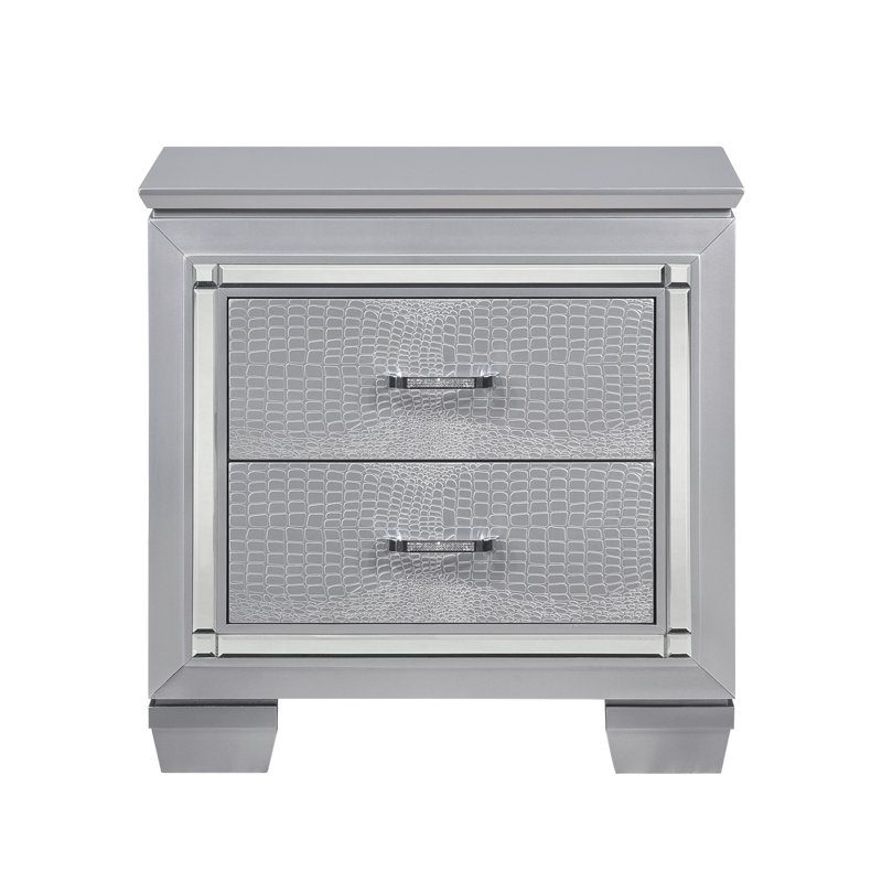 Table de chevet simple glamour avec deux tiroirs en queue d'aronde et façades en faux alligator pour une chambre luxueuse