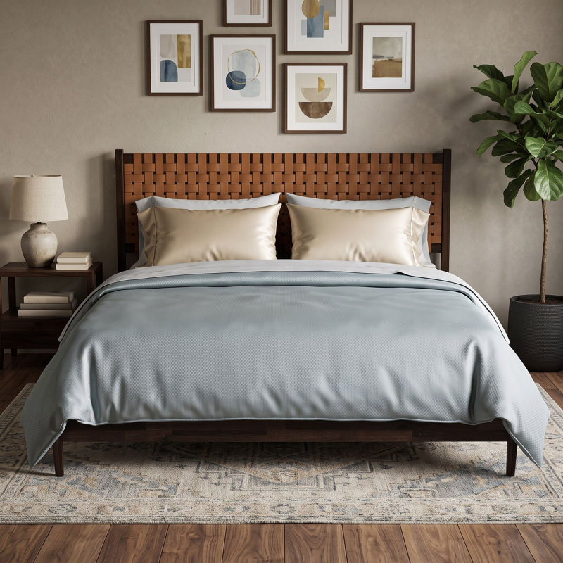 Lit plateforme Mid-Century moderne en bois avec tête de lit en cuir végétalien tissé, King, Dark Brown