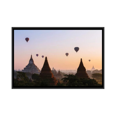 «Hot Air Balloon Tours at Sunrise» par Matteo Colombo - reproduction de photo sur toile tendue