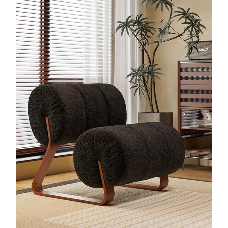 Chaise de loisirs moderne et minimaliste avec revêtement en chenille et structure en métal pour le salon et le balcon.