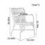 Une chaise large en rotin naturel durable
