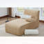 Chaise longue confortable pour le salon et l'heure du café-131240895
