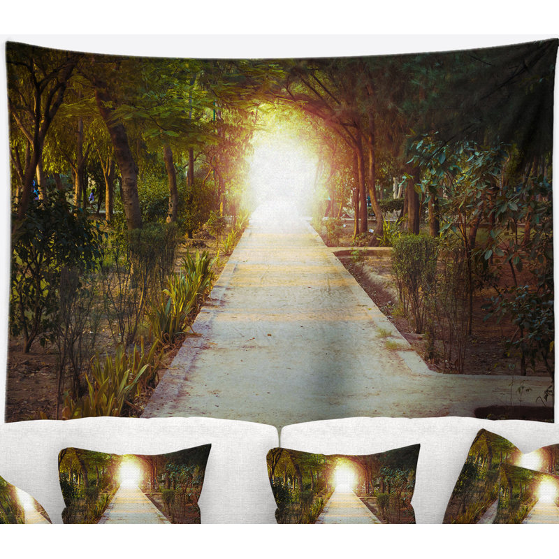 Tapisserie Path to Magical Mystery Woods, H 32 po x l 39 po