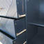 Buffet 2 portes à 3 tiroirs avec effet sculpté, buffet