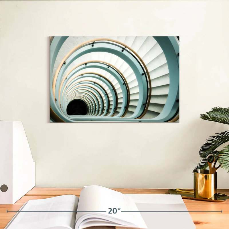 Long escalier, H 8 po x l 12 po