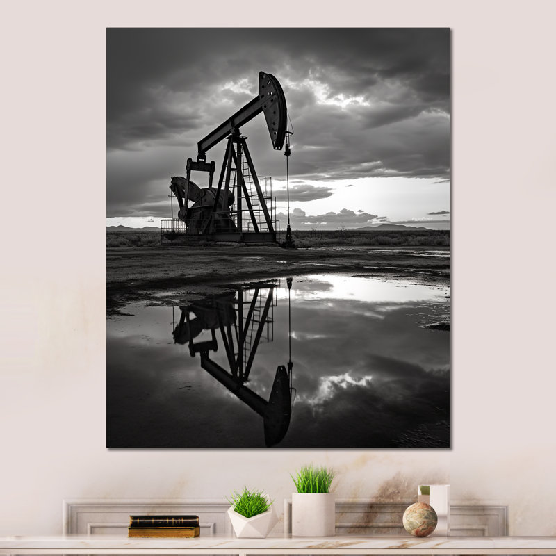 «Black and White Oil Drilling Rig» sur, H 40 po x l 30 po x P 1,5 po