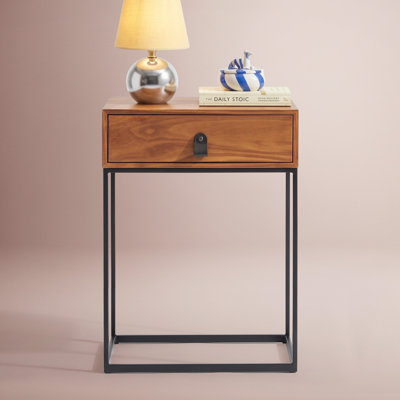 Table d'appoint en bois ClickDecor Milo avec 1 tiroir, poignée en cuir, rangement de salon moderne, table de chevet carrée pour petits espaces, pieds en métal noir, brun noyer