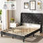 Lit plateforme tapissier en velours