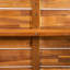 Table de salle à manger d'extérieur en bois d'acacia avec osier, durable et résistante aux intempéries pour des rassemblements extérieurs élégants.-1971676117