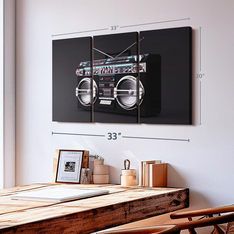 «Black Boombox» sur toile, H 20 po x l 33 po x P 1,25 po