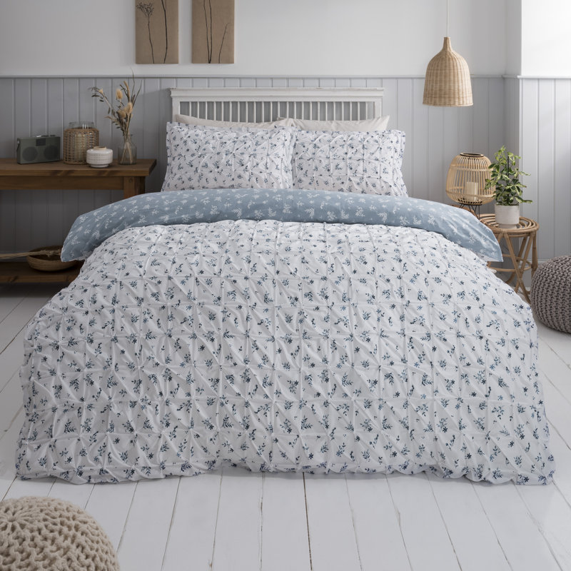 Cioffi Polyester Floral Duvet Cover Set with Pillowcases Included, Super King - 2 Standard Pillowcases, Blue