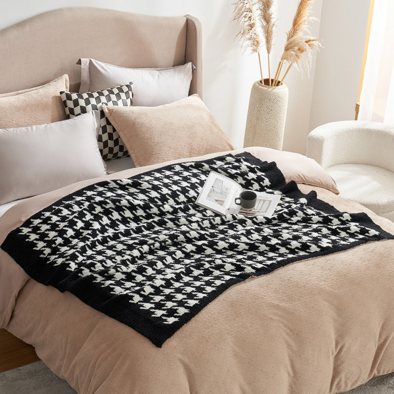 Houndstooth Knit Throw Blanket Soft Reversible Feather Yarn Throw for Couch or Bed, Black Houndstooth