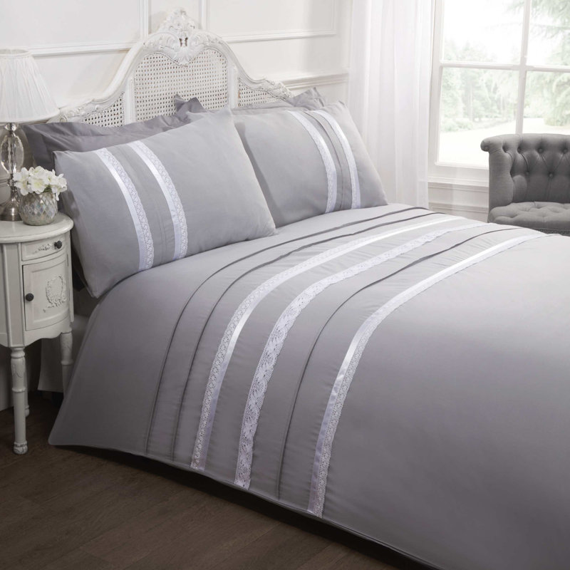 Plummer Striped Duvet Cover Set with Pillowcases Included