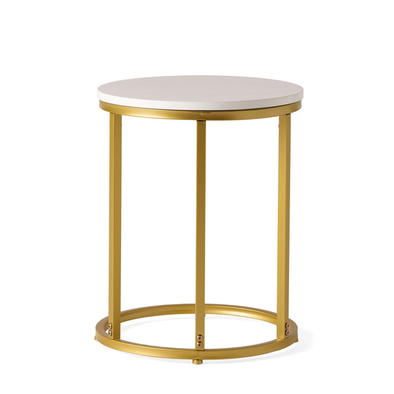 Table de bout Everly Quinn Modern Glam en forme de C avec structure en fer doré et plateau rond blanc