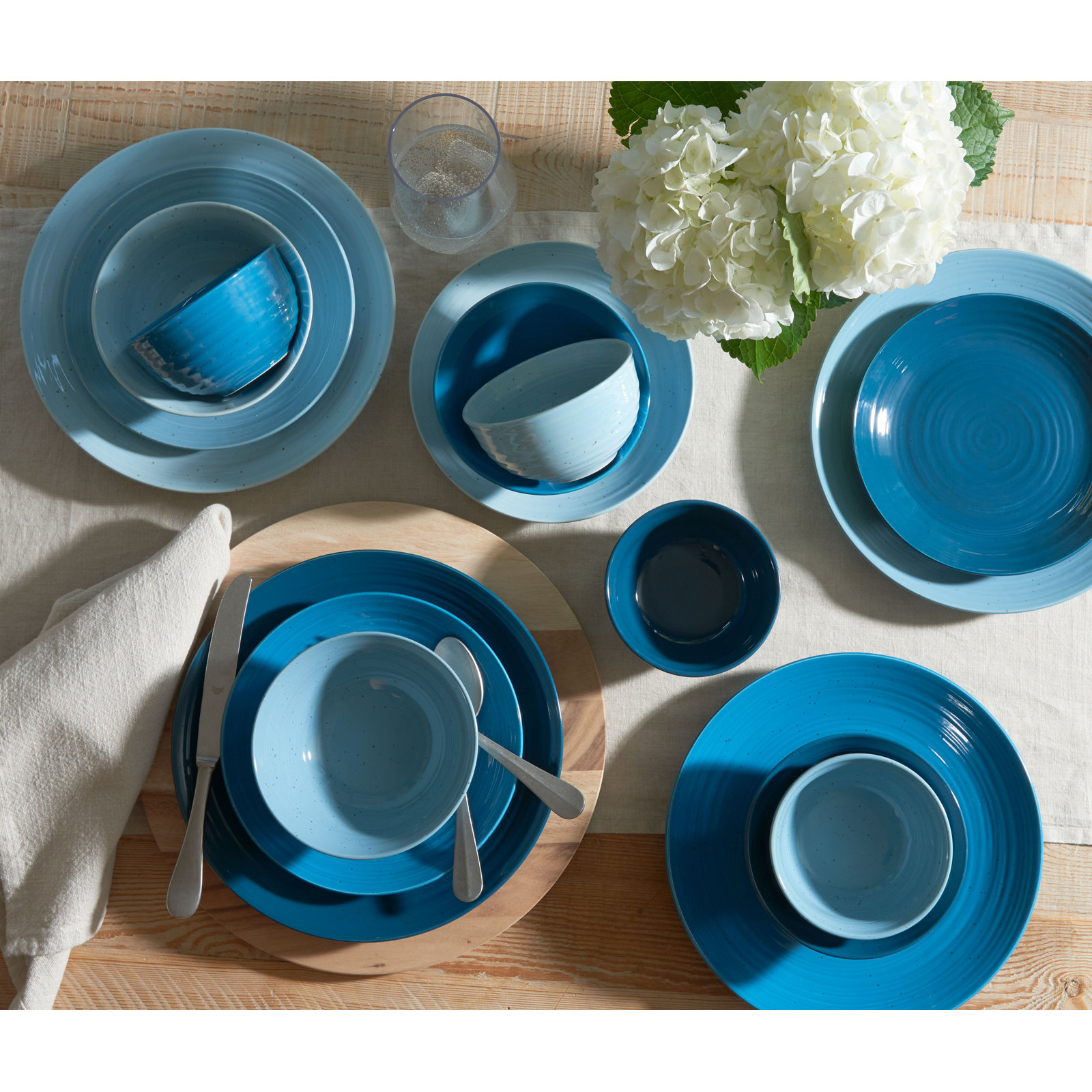 Siterra 16 Piece Dinnerware Set, Service for 4