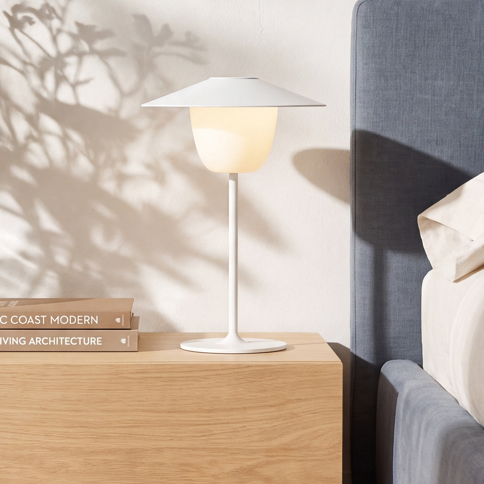 Ani Novelty Lamp, White