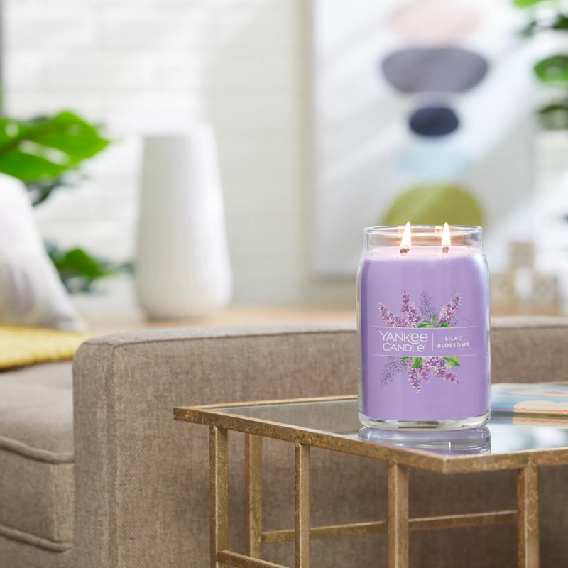 Bougie parfumée Signature Lilac Blossoms, Grand