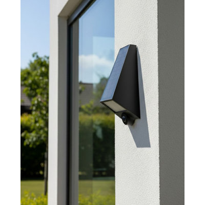 Black 19cm H Solar Powered Integrated LED Outdoor Bulkhead Light