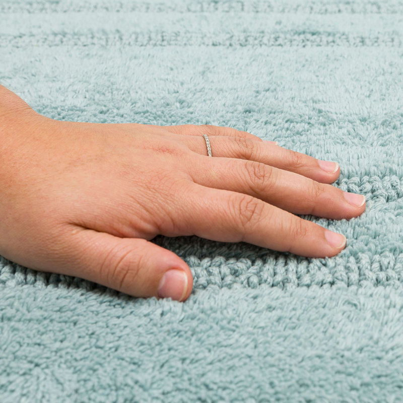 Kail Plush Stain/Fade Resistant Machine Washable Bath Mat, 27" W x 45" L, Glacier