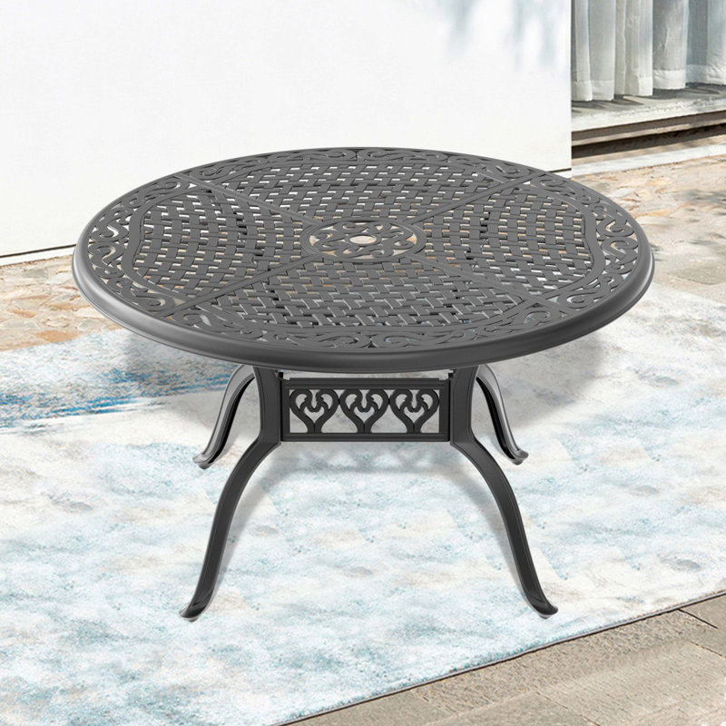 Table de salle à manger de 48 po en fonte d'aluminium avec structure noire et trou pour parasol