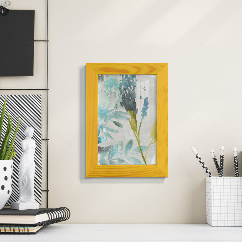 «Flower Layers I», impression sur papier, L 4 po x H 6 po x P 1 po, Jaune