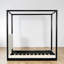 Lit plateforme à baldaquin en bois avec tête de lit tapissier, maison de campagne moderne, chambre à coucher-703657008-703657009
